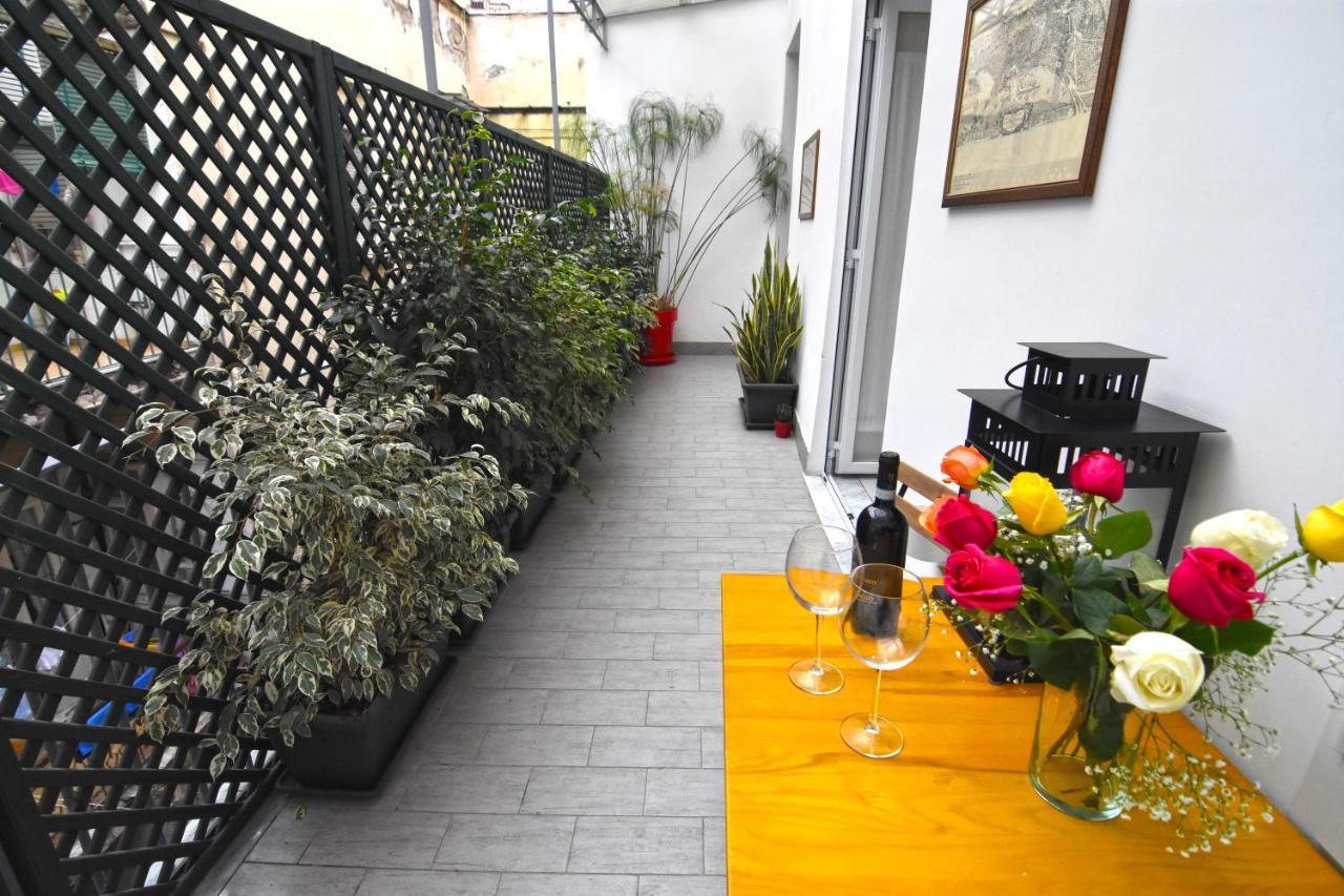 Ninarella Napoli Bed & Breakfast Bagian luar foto