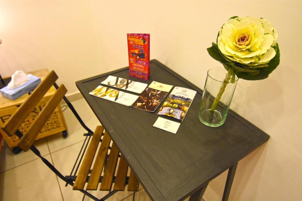 Ninarella Napoli Bed & Breakfast Bagian luar foto