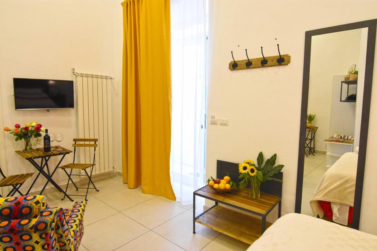 Ninarella Napoli Bed & Breakfast Bagian luar foto