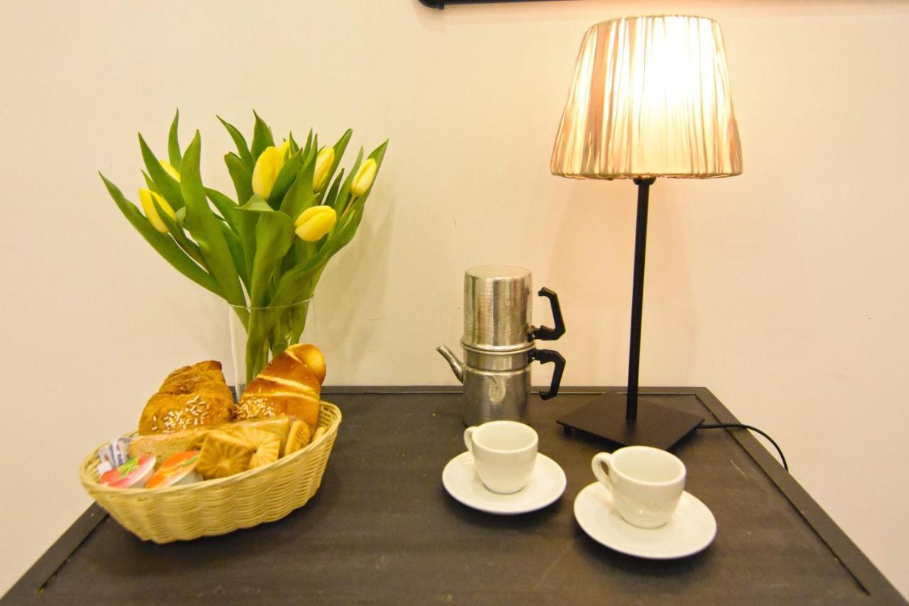 Ninarella Napoli Bed & Breakfast Bagian luar foto