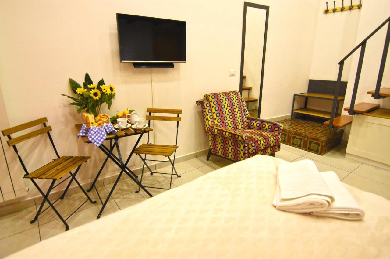 Ninarella Napoli Bed & Breakfast Bagian luar foto
