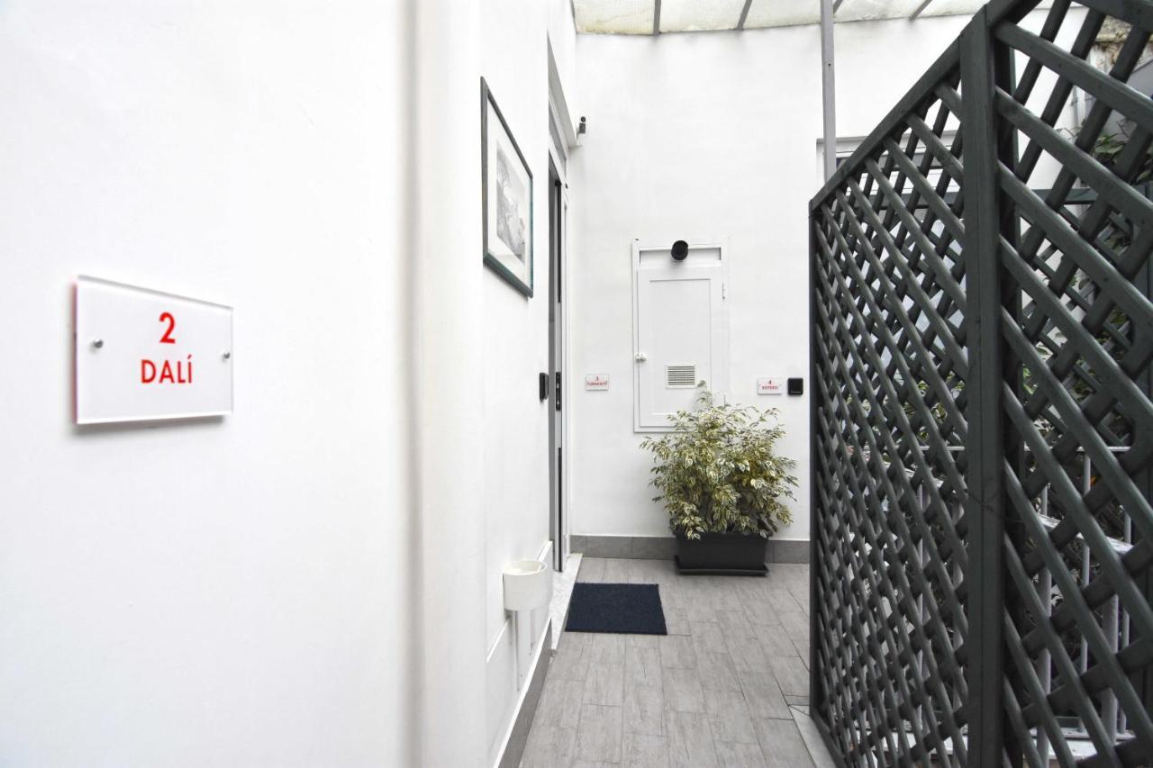 Ninarella Napoli Bed & Breakfast Bagian luar foto