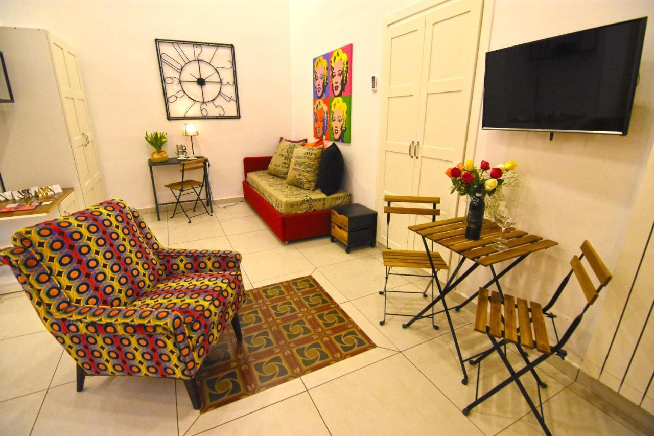 Ninarella Napoli Bed & Breakfast Bagian luar foto