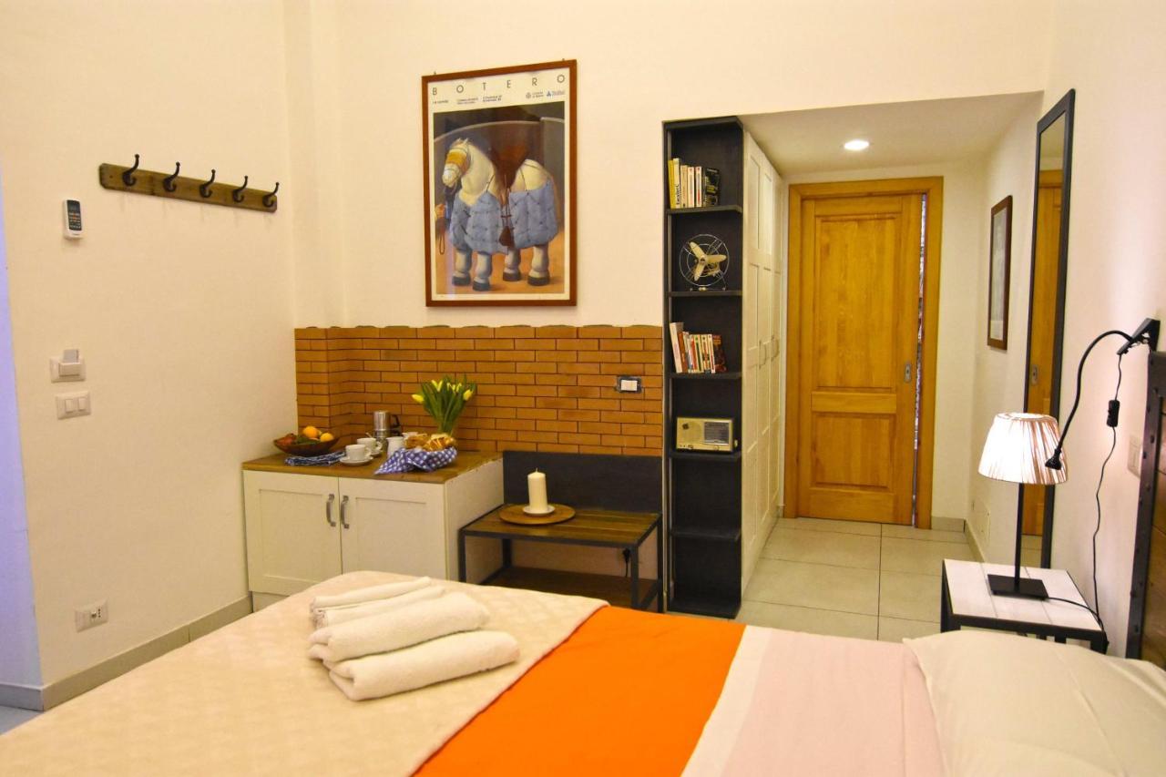 Ninarella Napoli Bed & Breakfast Bagian luar foto