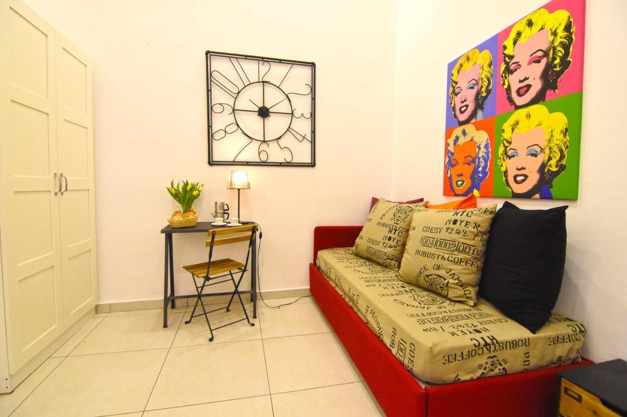Ninarella Napoli Bed & Breakfast Bagian luar foto